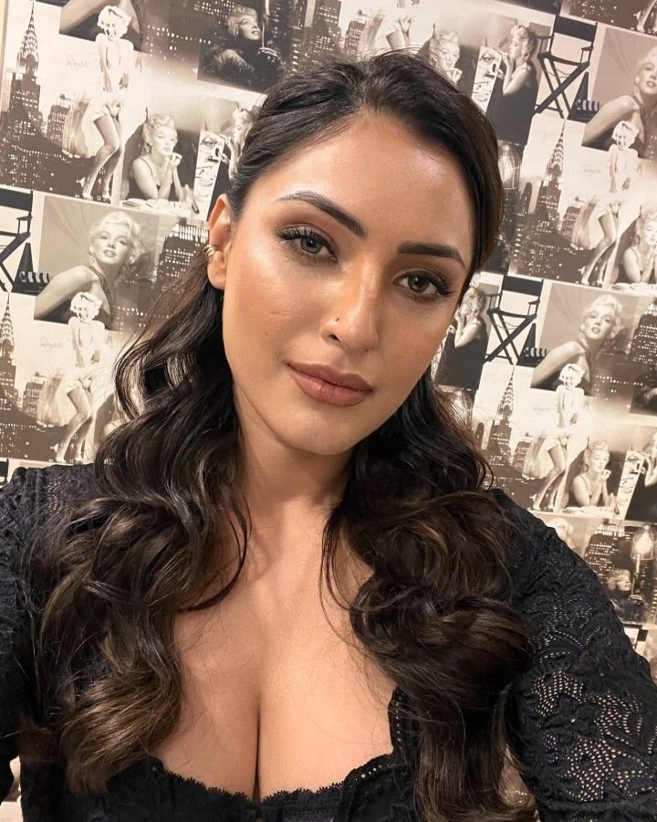 Stunning Persona Fiona - Ashoknagar