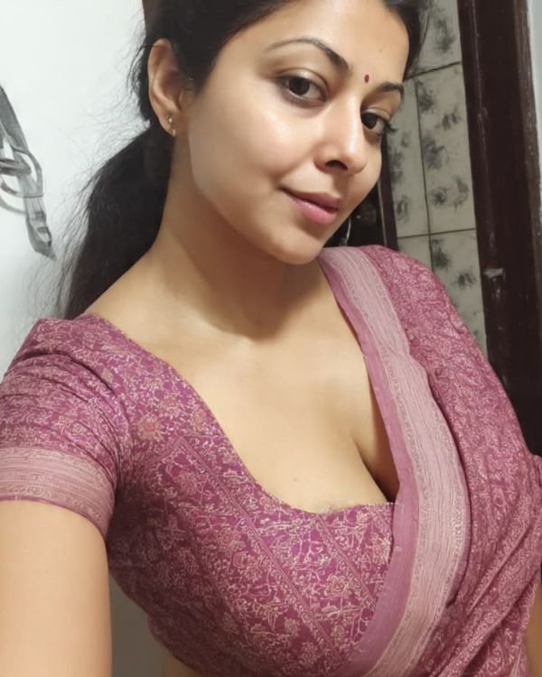 Gorgeous Service Available Now in Delhi