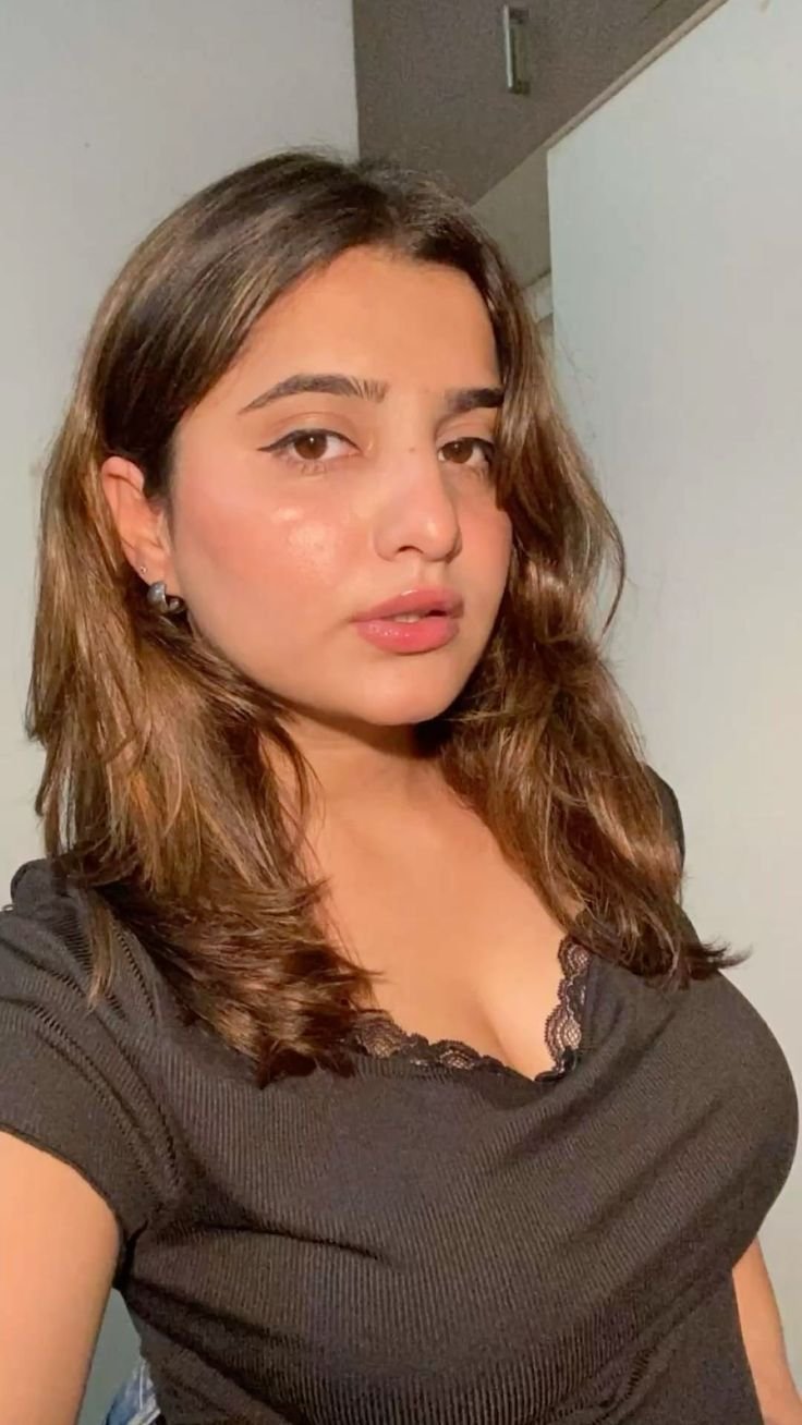 Beautiful Call Girl Available Now in Alibag