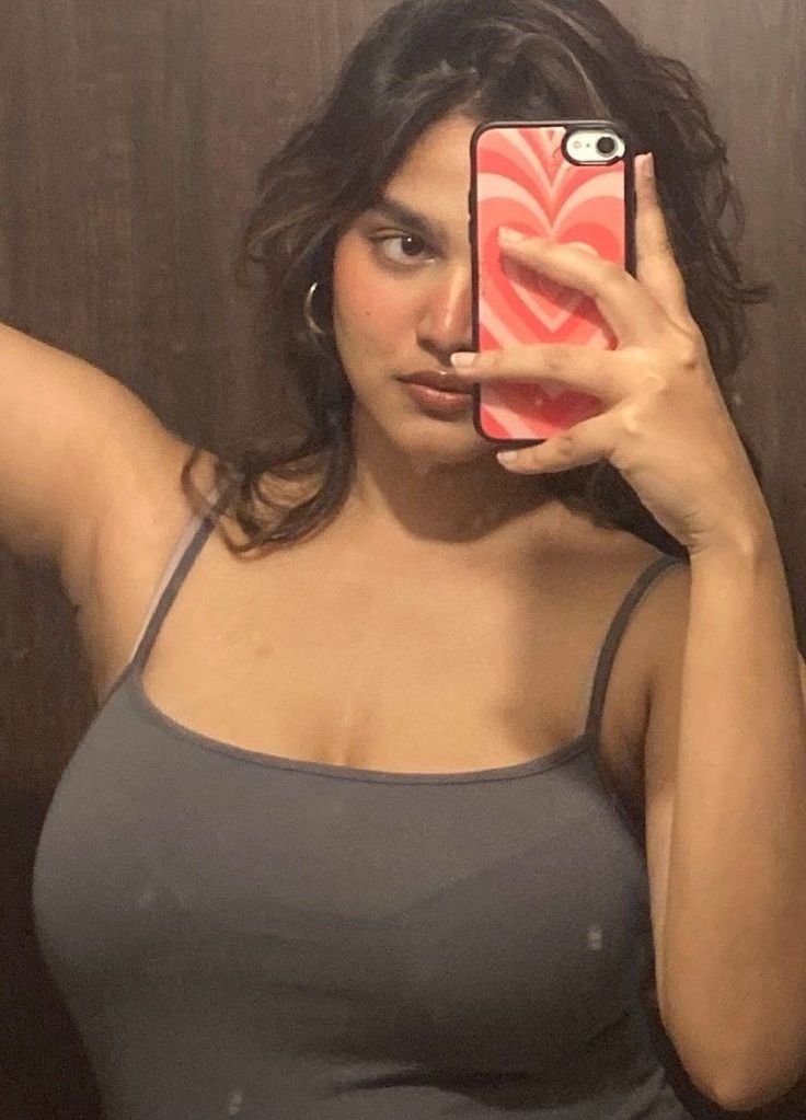 Gorgeous Call Girl Available Now in Almora
