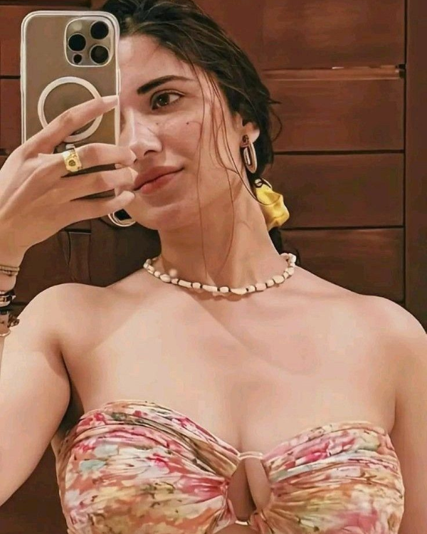 Lovely Escort Available Now in Alibag